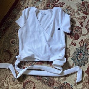 Hollister tie up crop tee